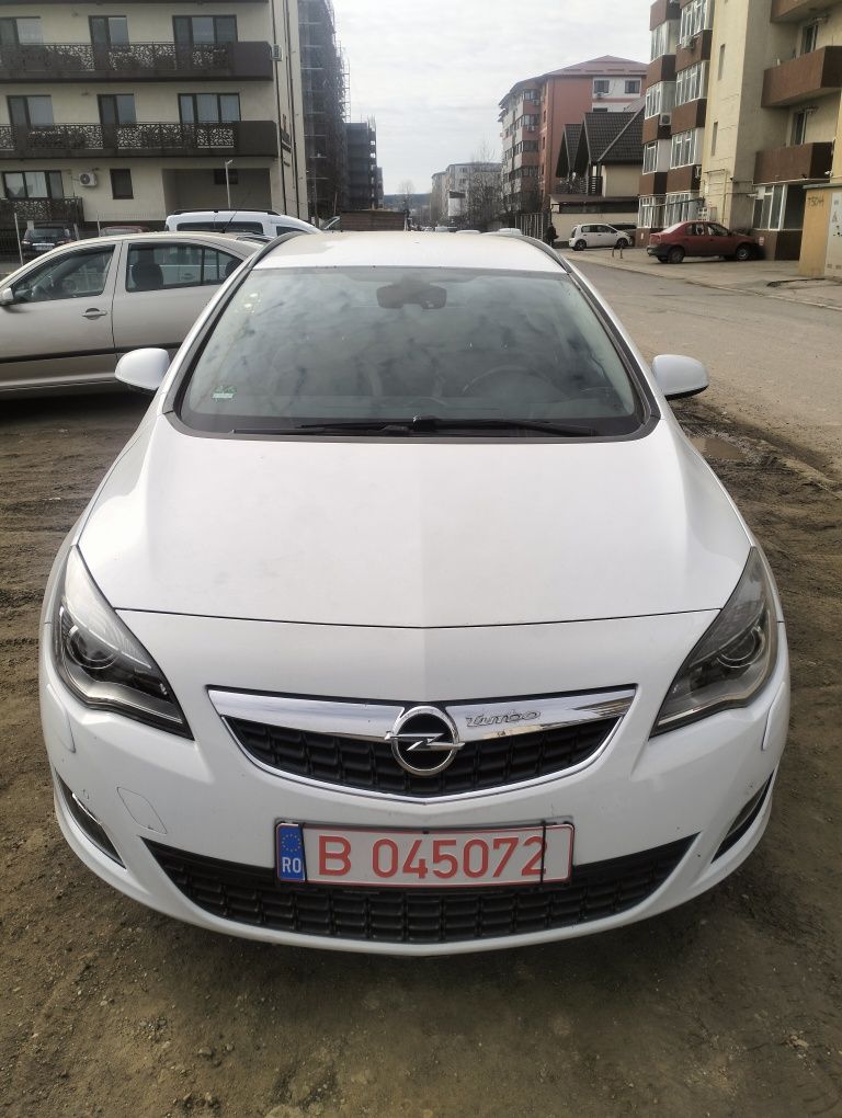 Opel Astra j 160 cp