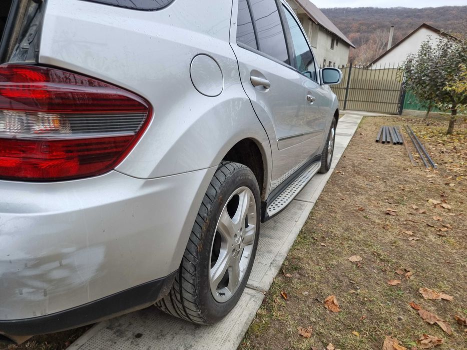 dezmembrez Mercedes ML GL W164 ML280 ML320 ML350 ML420 ML500 piese