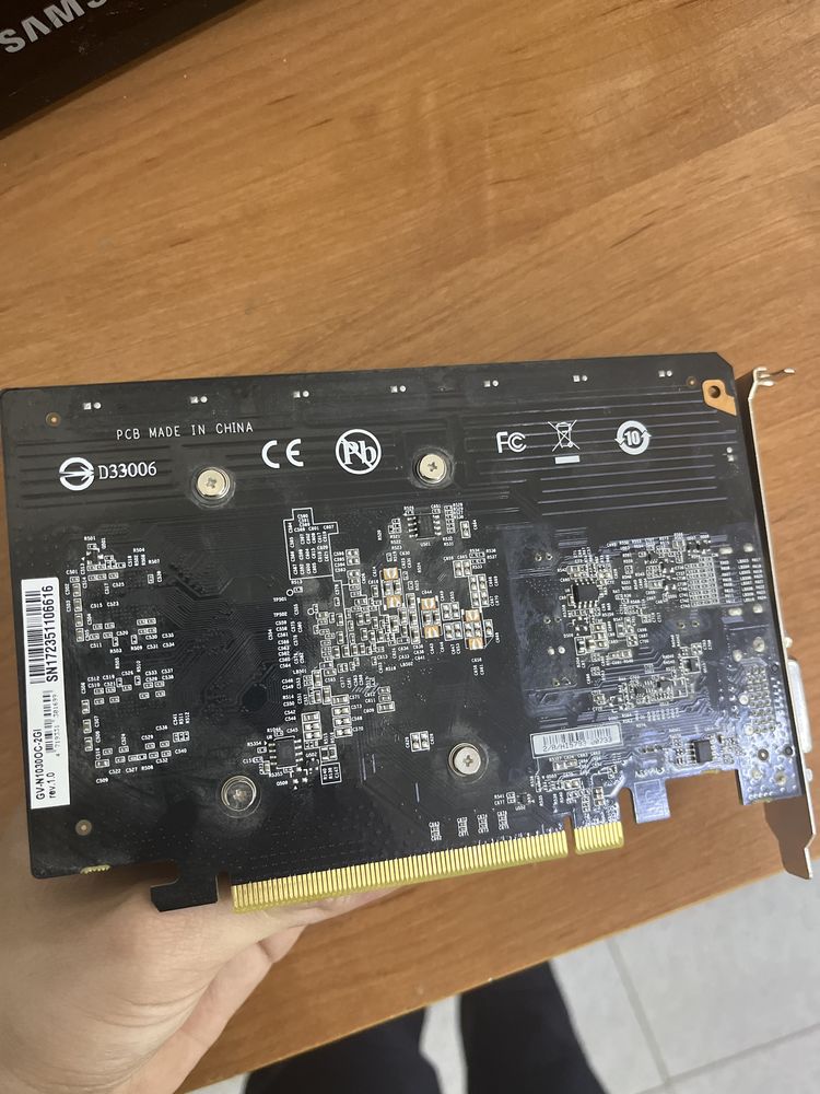 Видеокарта GT 1030 на 2ГБ GDDR5 в отличном состояний