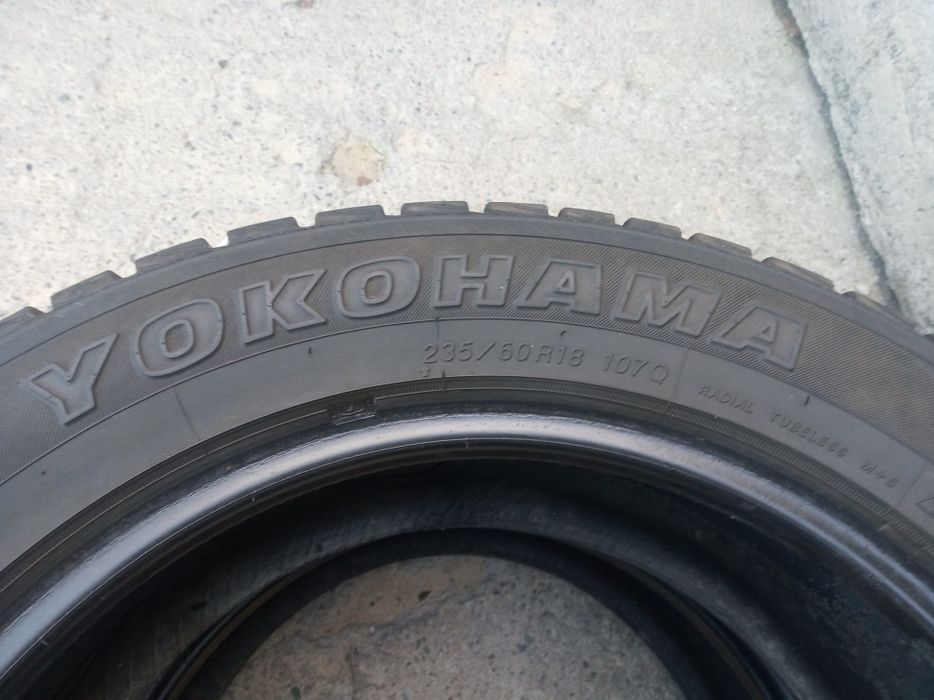 Две шины yokohama р 18