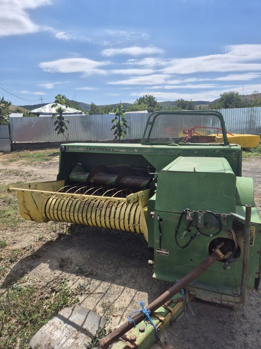 Presă de baloti mici