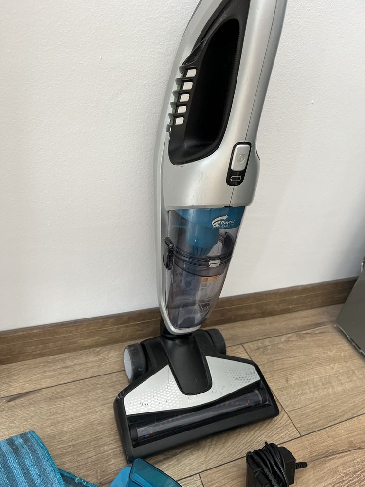 Безкабелна прахосмукачка Philips PowerPro Aqua