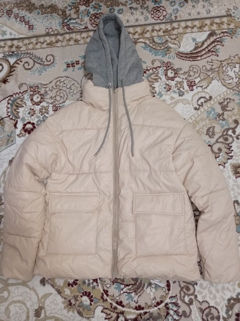 Продам куртку женскую