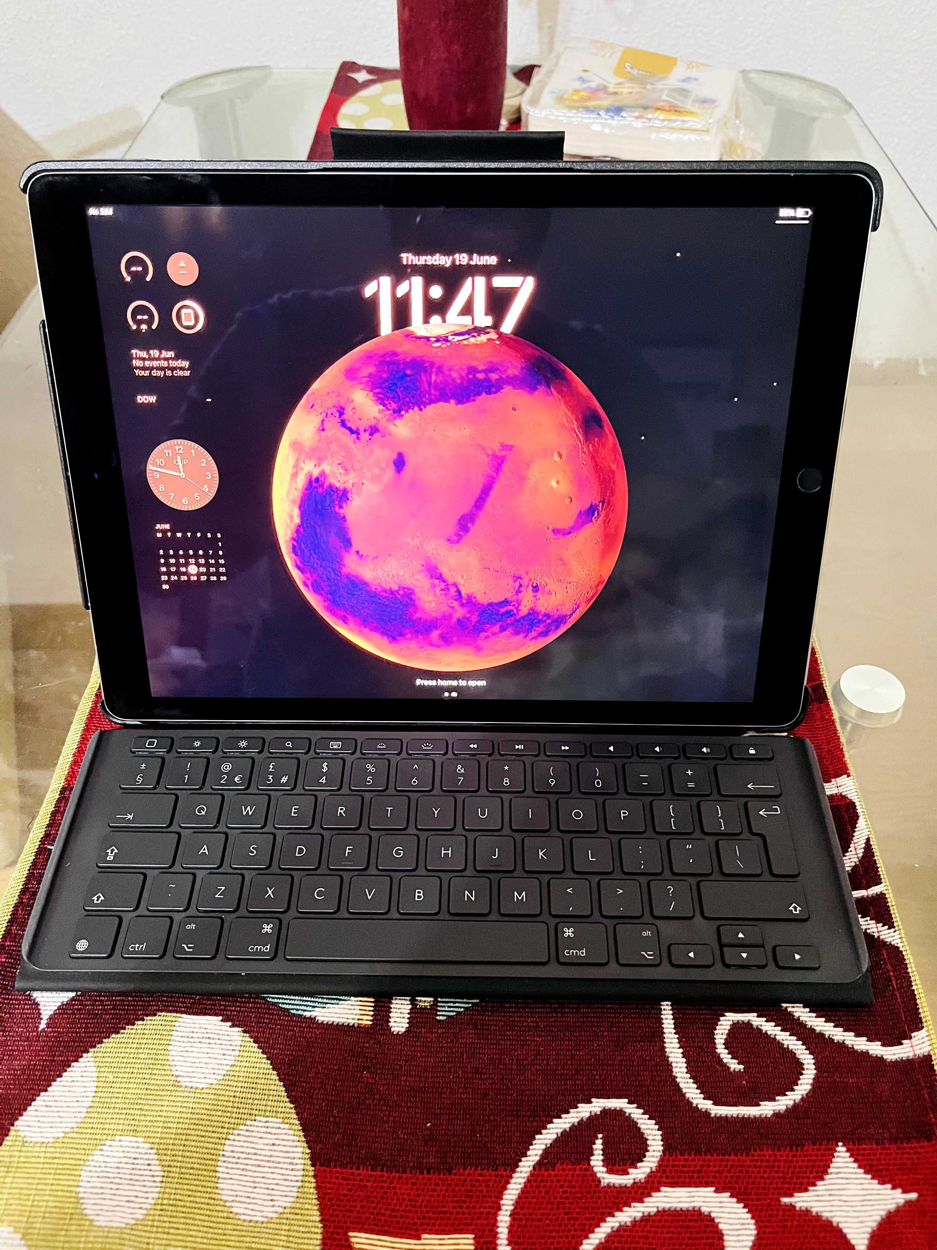 Apple iPad Pro 2 Gen 12.9" A1671 256 GB Mid 2108 Wi-Fi / 4G LoGi