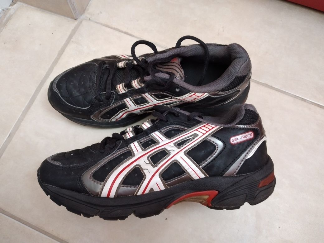 Маратонки Asics Gel номер 37,5