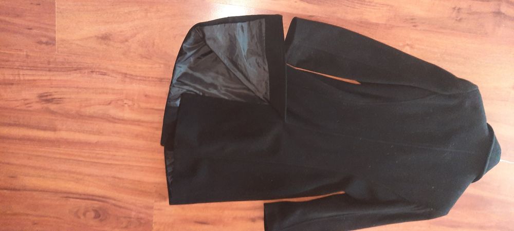 Дамско палто на фирма Ревю