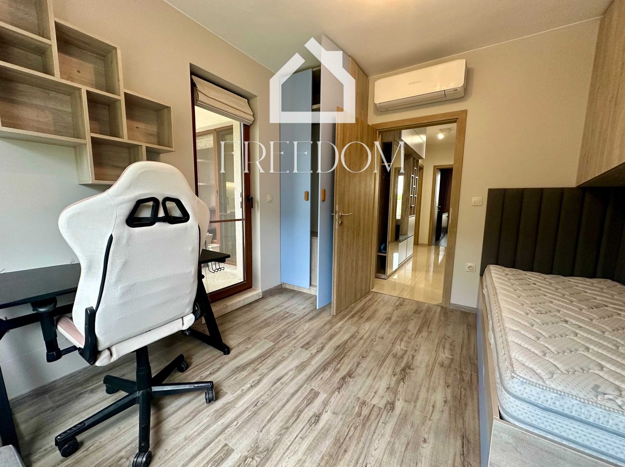 Продава се Тристаен апартамент в Варна, Аспарухово - 104 кв.м за 2106 €/кв.м - Снимка #13