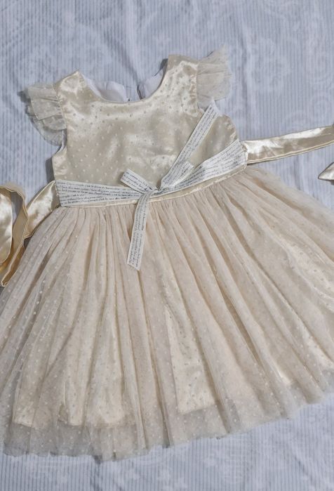 Продам платья на девочку