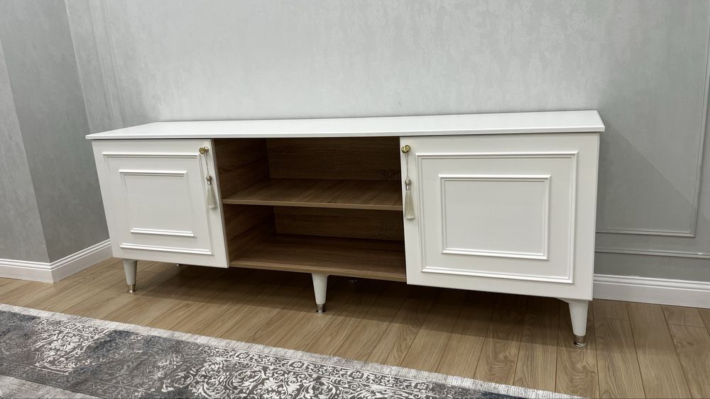 Тв тумба.   Заказга жасалган.