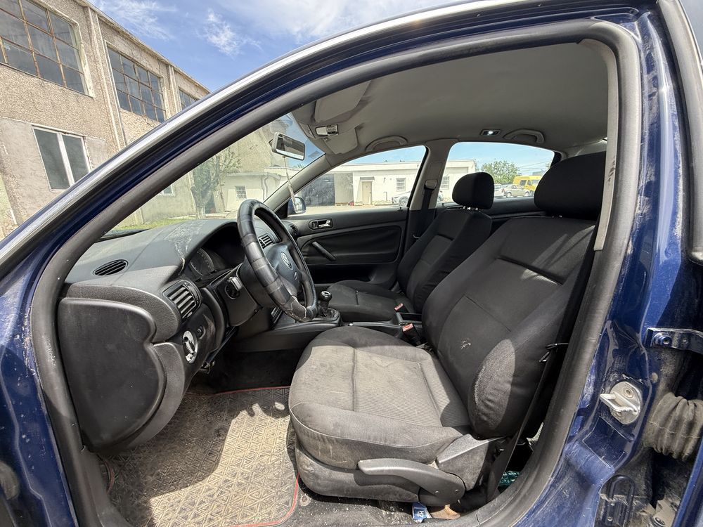 Volkwagen Passat 1.9 TDI - 101 CP - A/C