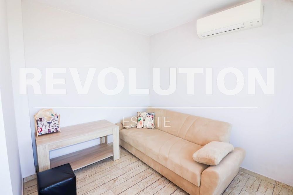 Двустаен апартамент в района на  Галата!