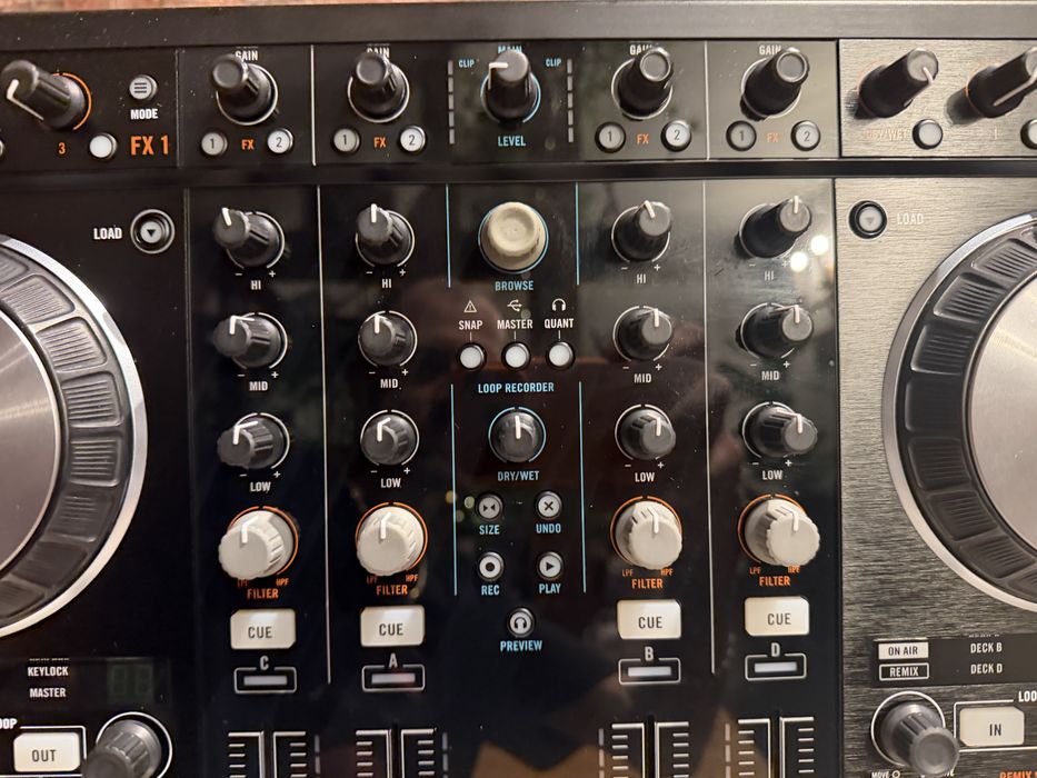 Traktor S4 MK2 + Case + Licenta Traktor 4 pro