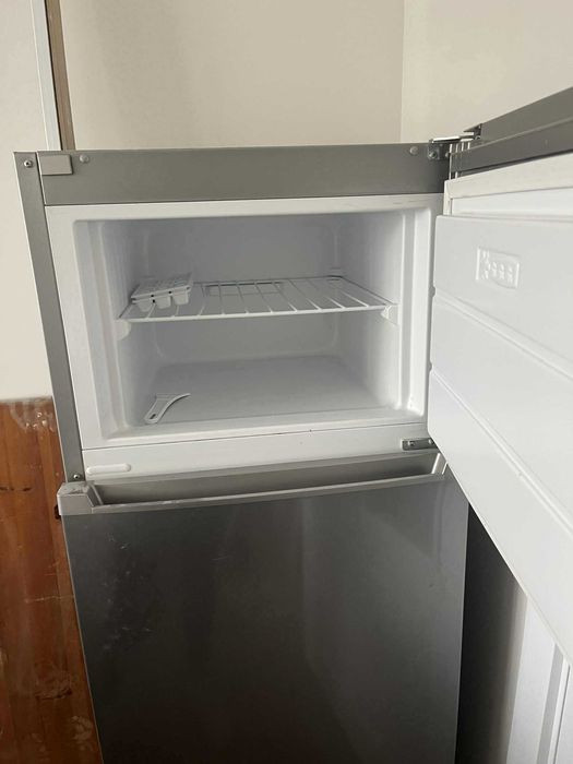 Хладилник NEO, инокс, фризер отгоре