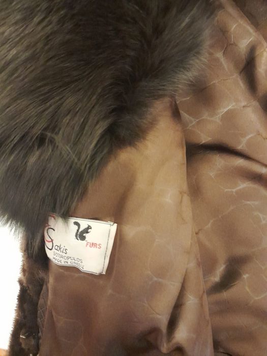 Vand Haina NOUA din blana vizon + vulpe; caciula NOUA din blana vulpe