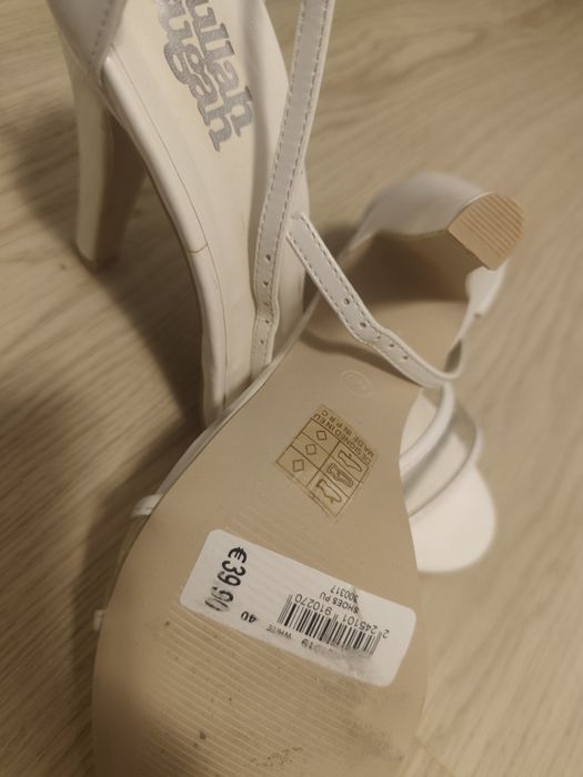 Sandale Fullah Sugah noi