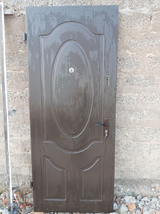 Входная дверь б/у