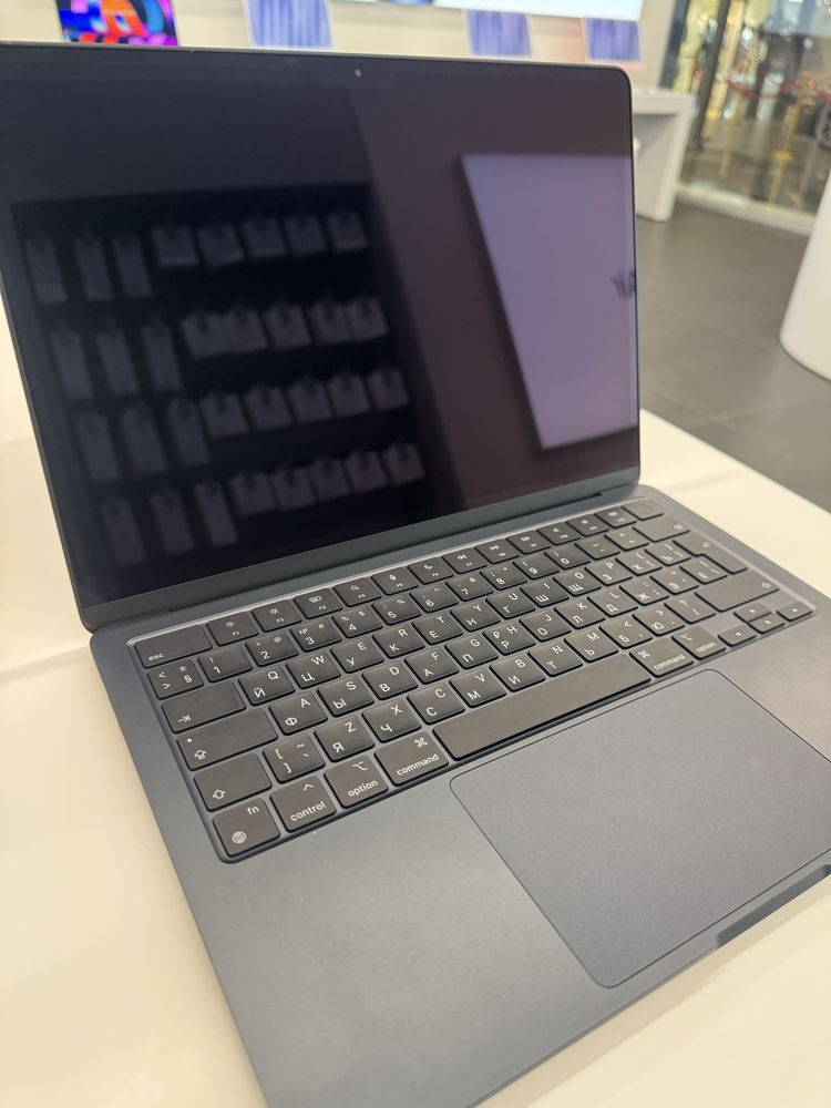 MacBook 13 M3 chip 8/256 Gb