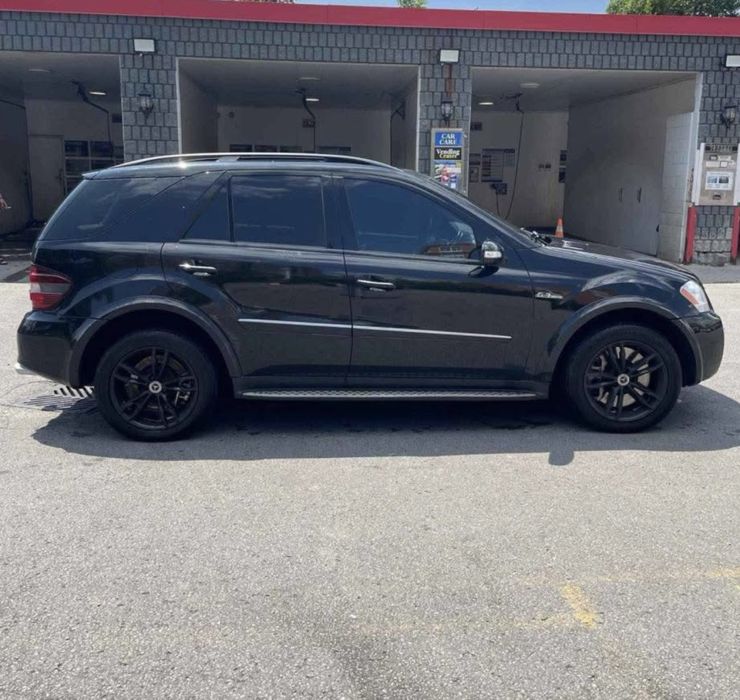 Mercedes-Benz ML 63 AMG 510cp 2008