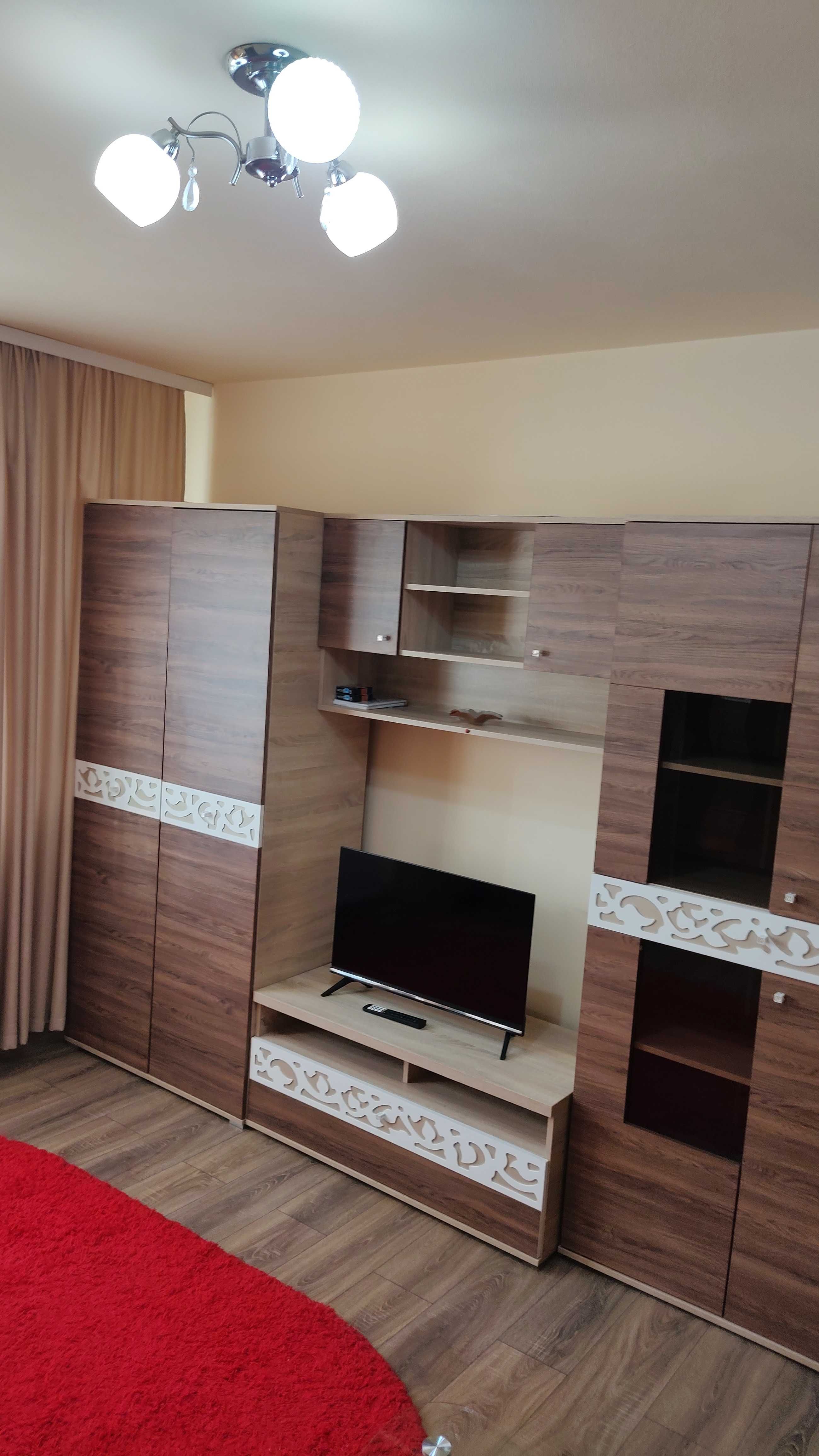Proprietar inchiriez apartament 3 camere zona Dacia