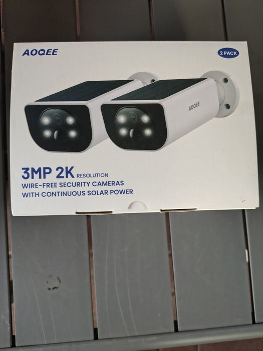 Set camere supraveghere wireless cu acumulator și panou solar