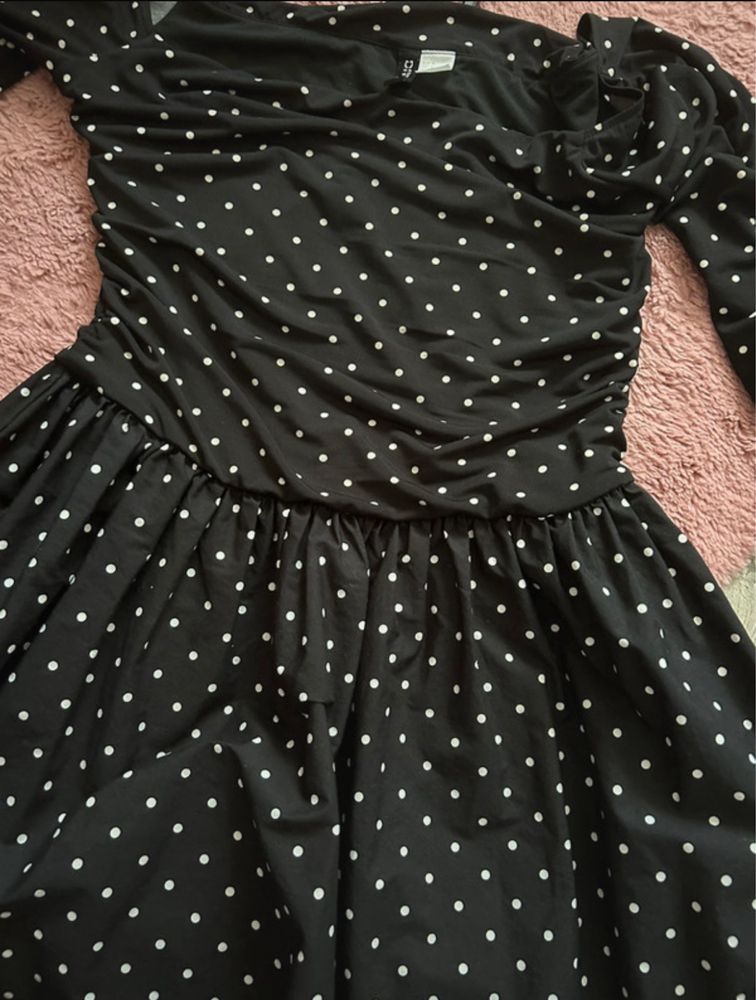 Rochie h&m cu umerii goi