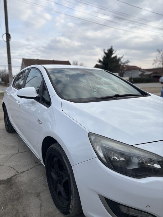 Opel Astra J 2012 1.4