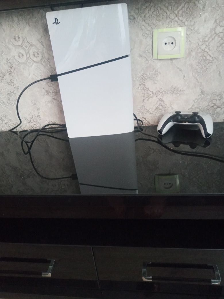 Срочно! Продаётся обсалютно новый PlayStation 5