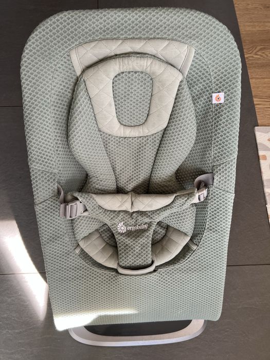 Шезлонг Ergobaby 3 в 1 Bouncer