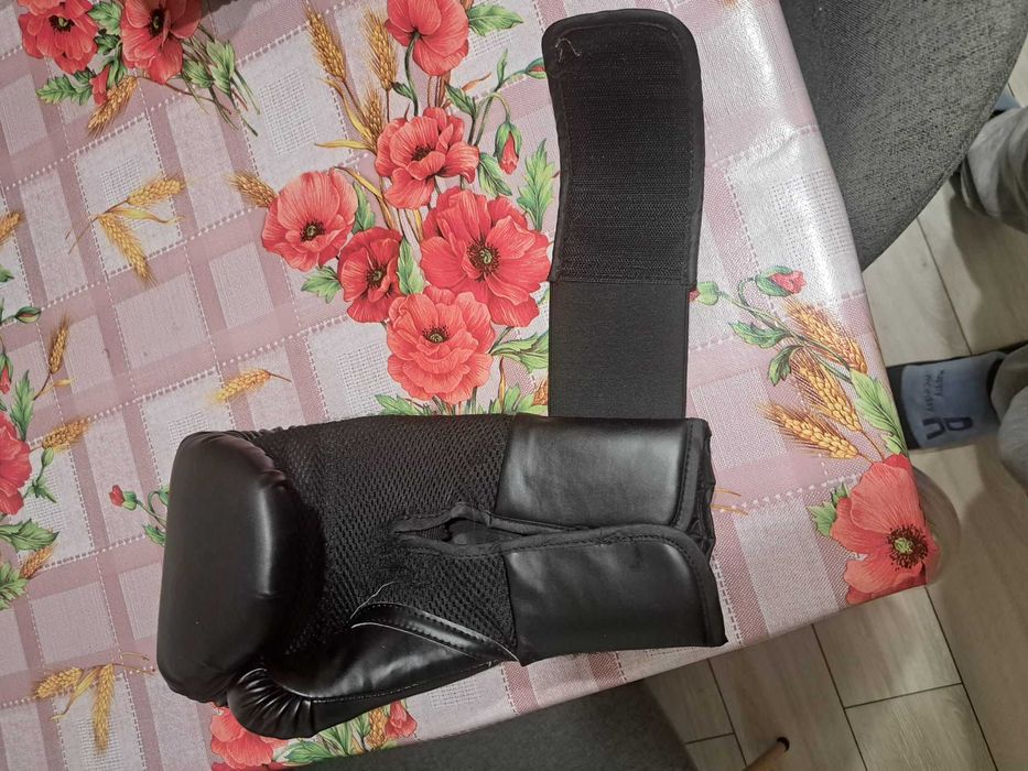 Manusi de box Everlast/bandaje venum