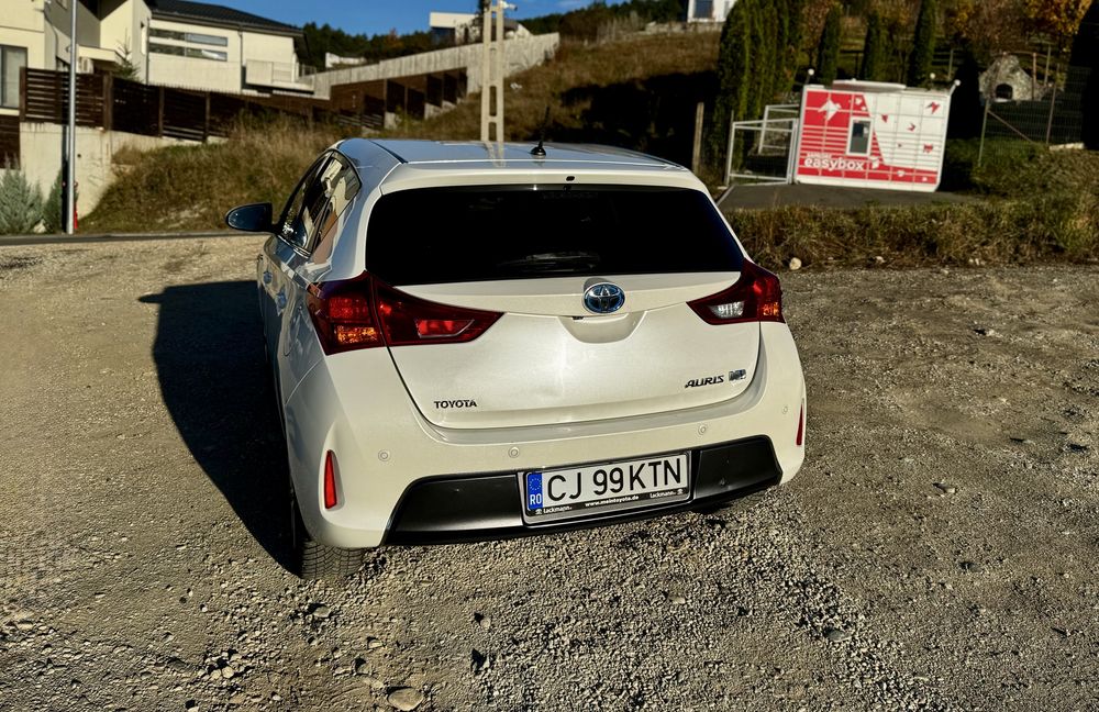 Totota Auris | Hybrid | 127.000km |