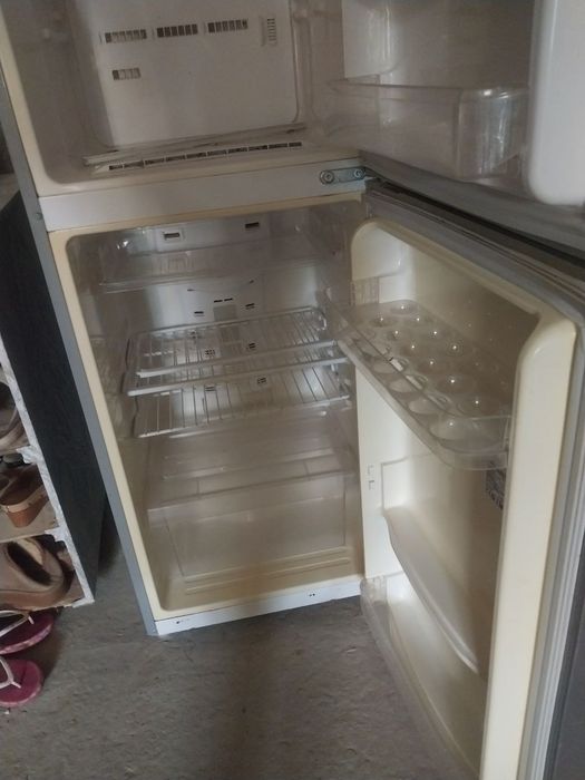 Холодильник, азбис труба ва яна бошқа нарсалар сотилади.