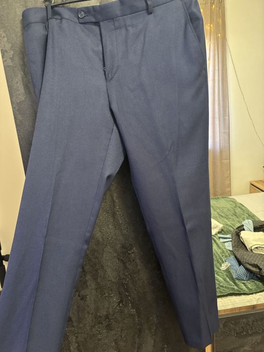 Официален костюм, вталяващ размер М