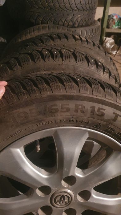 Продам колеса зимнее на 15