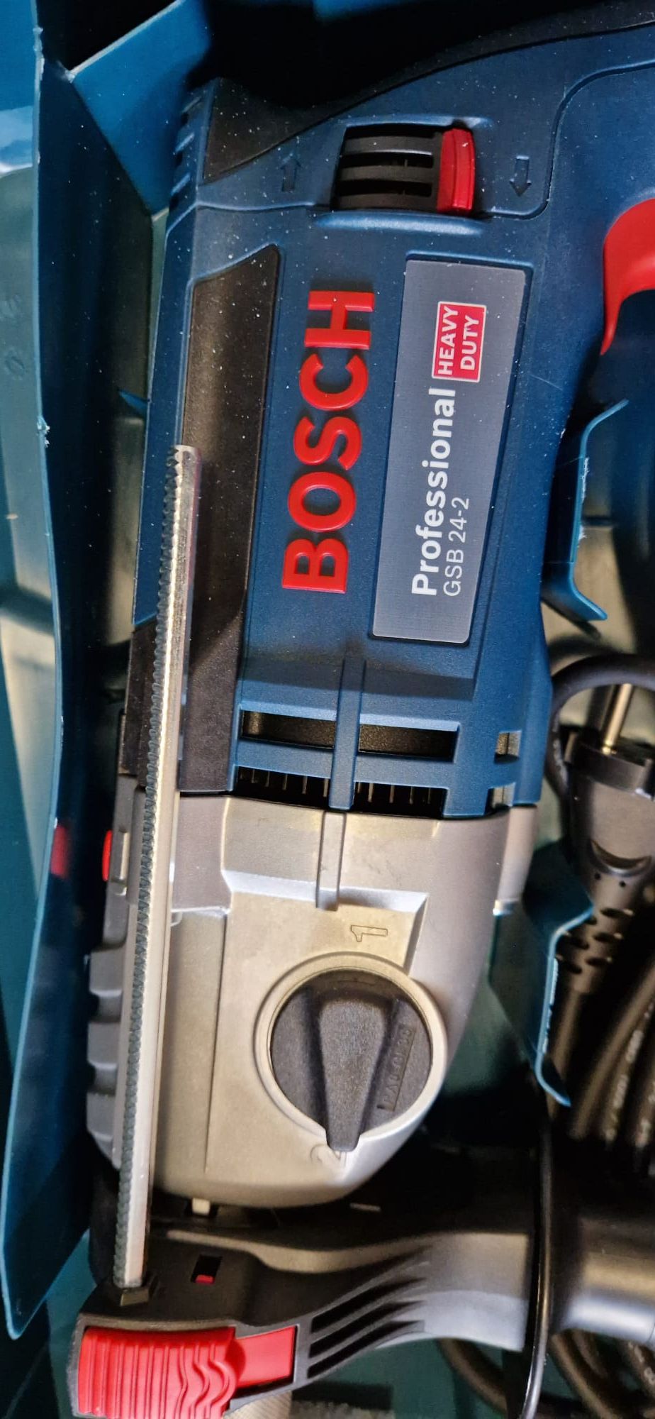 Bosch bormașină de 1100 W nouă
