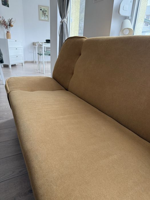 Продавам 3-местен разтегателен диван в отлично състояние