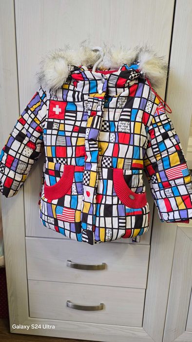 Продат зимнюю куртку на девочку 2- 3 года