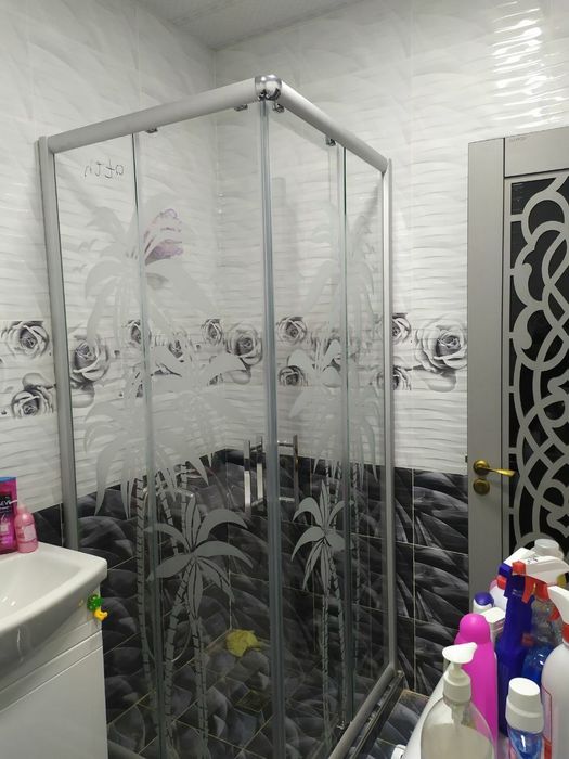 Стеклянные перегородки Dush kabina