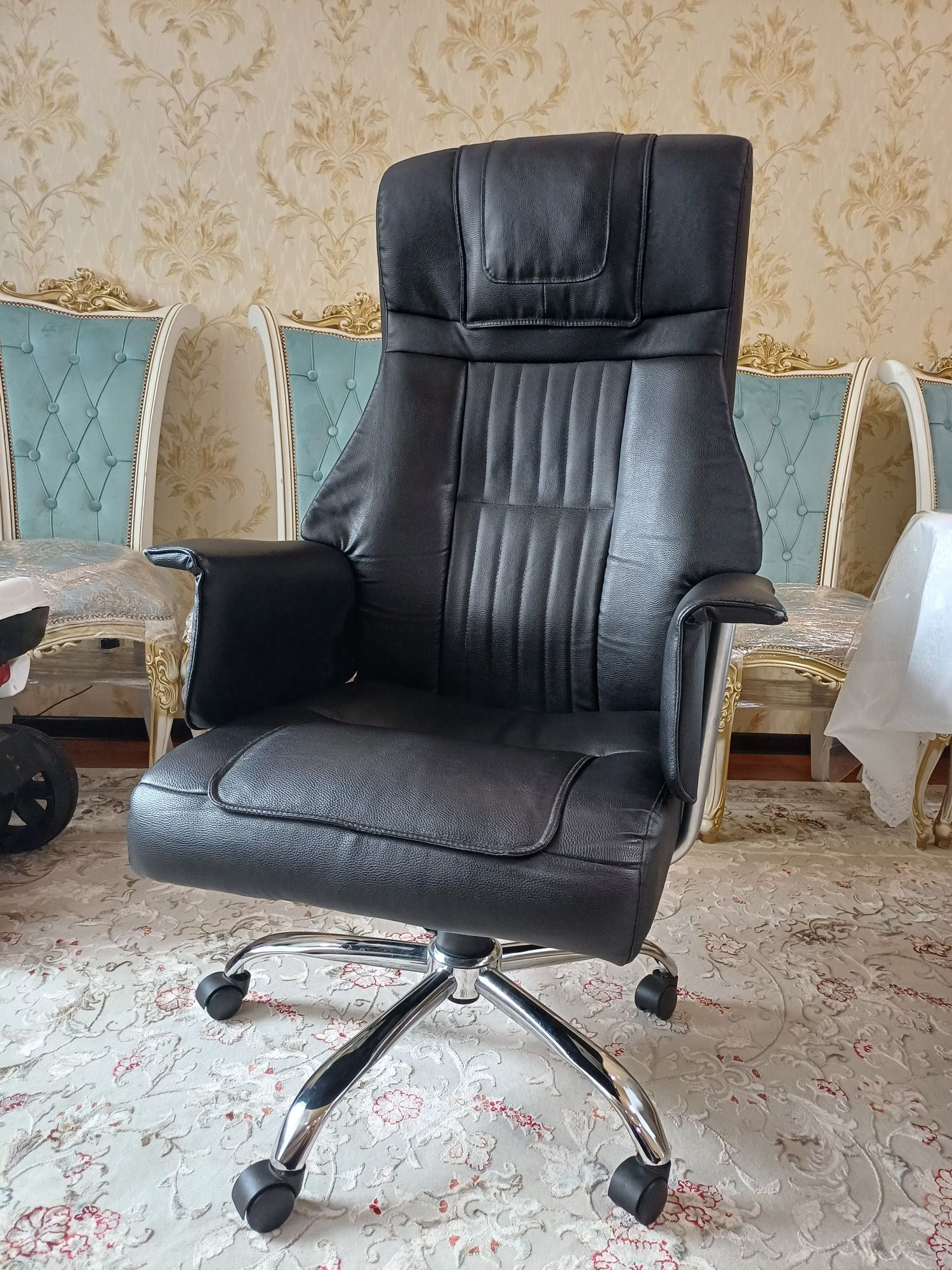 Кресло офисное кожаные