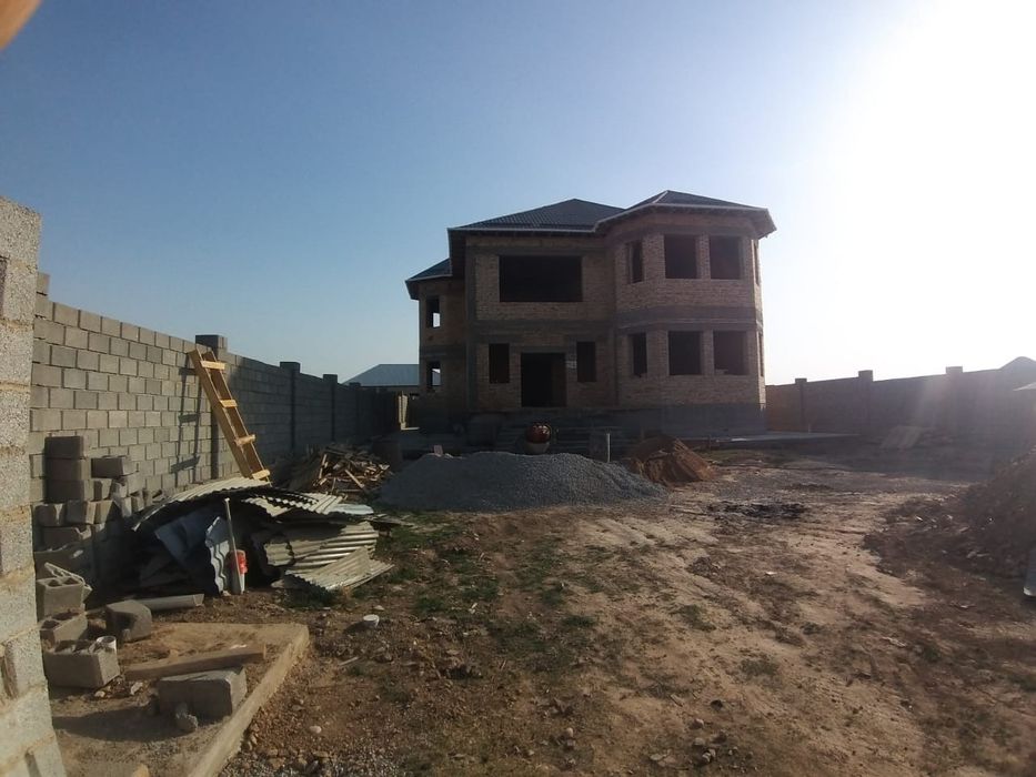 Строительная бригада из Узбекистана