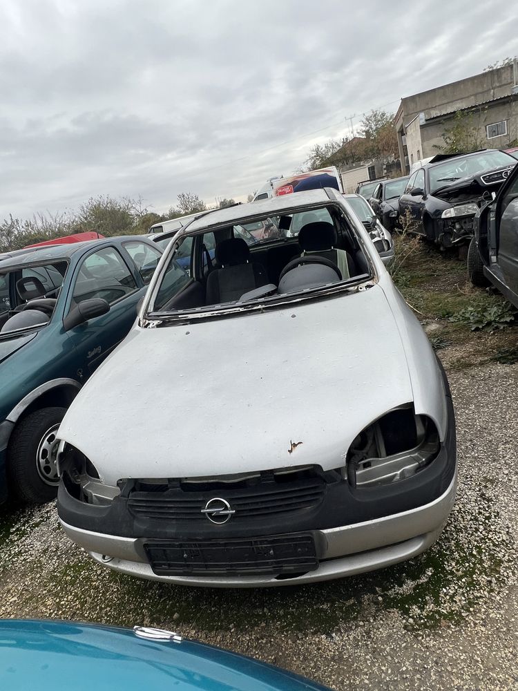 Opel Corsa НА ЧАСТИ