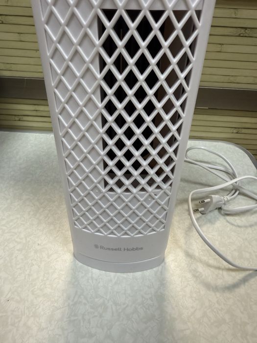 Мини вентилатор Russell Hobbs RHTF1321