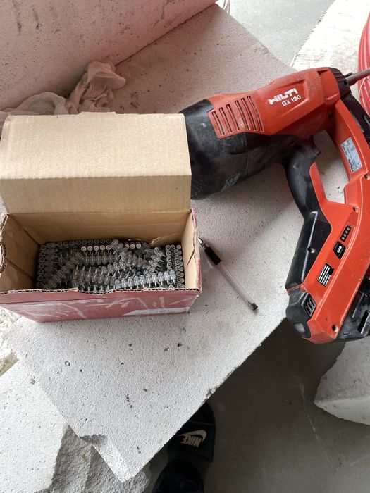 Pistol cuie de beton Hilti gx120