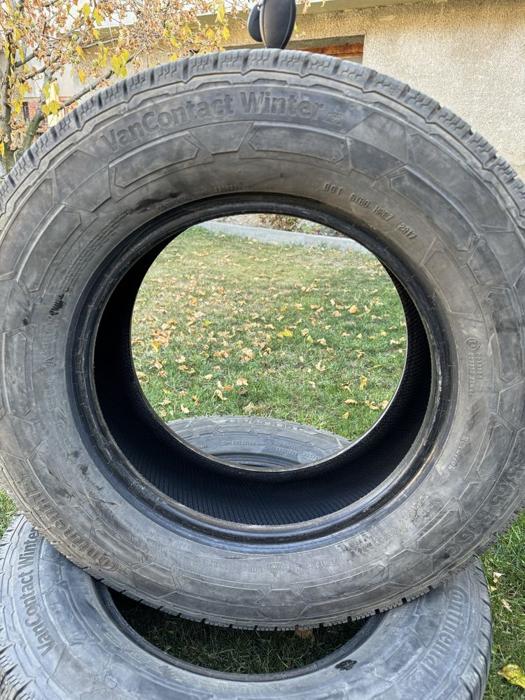 Гуми зимни 235/65/16 contynental
