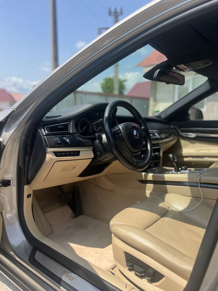 Vand BMW 740d xdrive full optiuni
