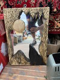oglinda cu rama din lemn lucrata manual