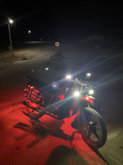 Мотоцикл 200куб Gsx suzuki