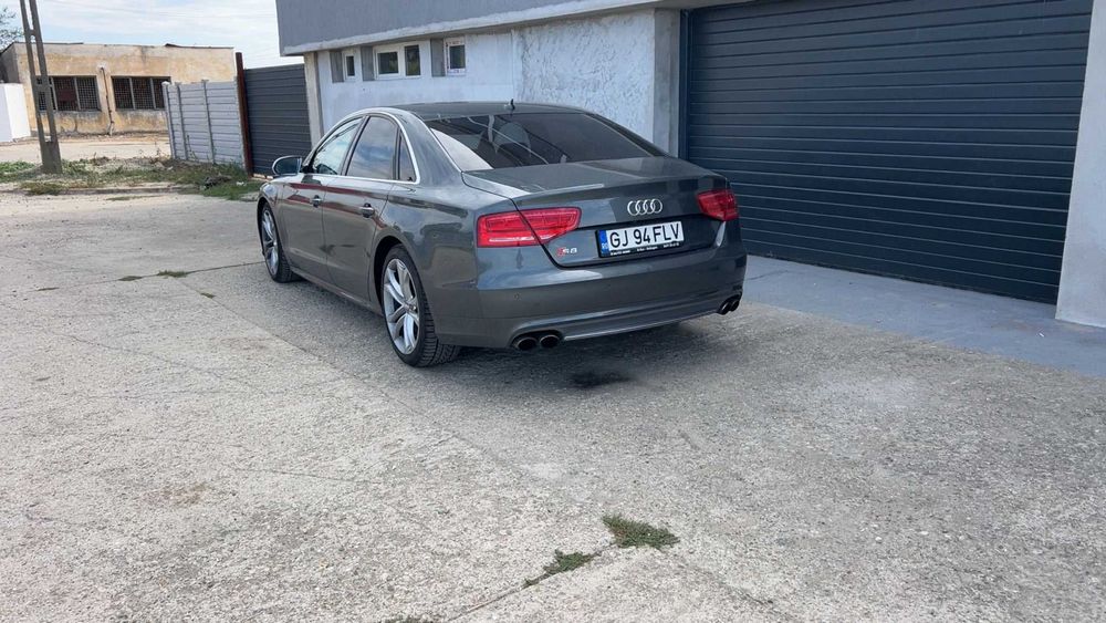 AUDI S8 2013 v8 520 cp