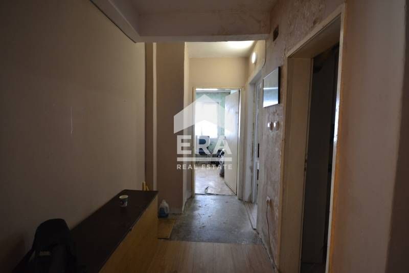 Продава се Тристаен апартамент в Хасково, Дружба 1 - 90 кв.м за 958 €/кв.м - Снимка #8