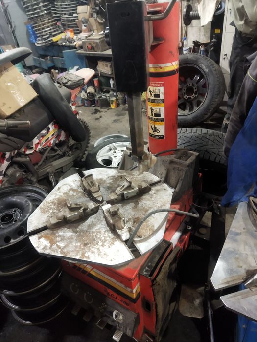 Шиномонтажный станок