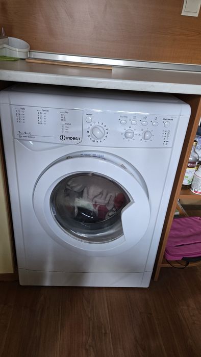 Пералня със сушилня Индезит Indesit
